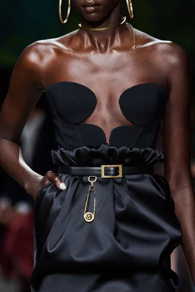 Look 23